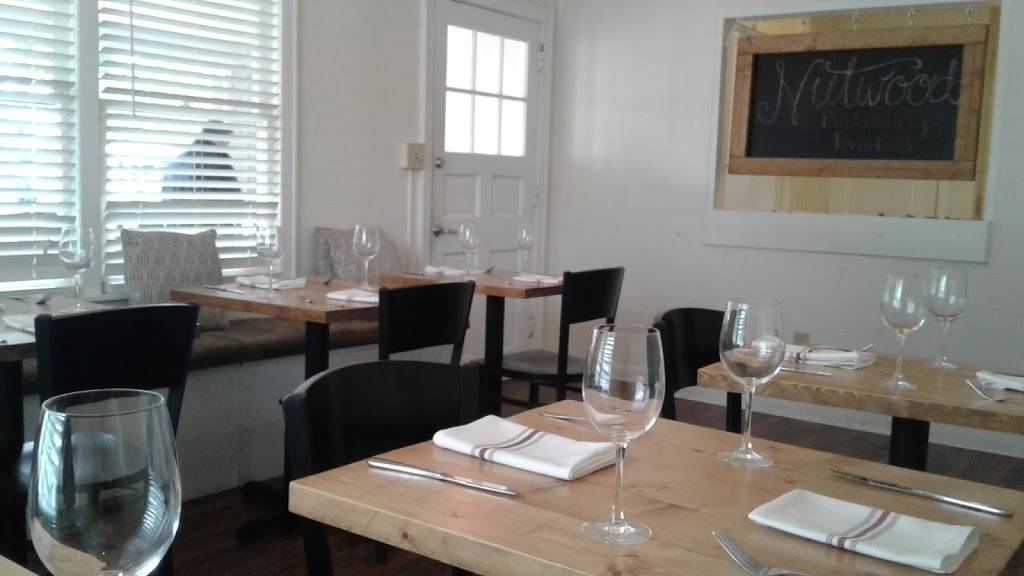 Nutwood | restaurant | 132 Ave B SW, Winter Haven, FL 33880, USA | 8632297770 OR +1 863-229-7770