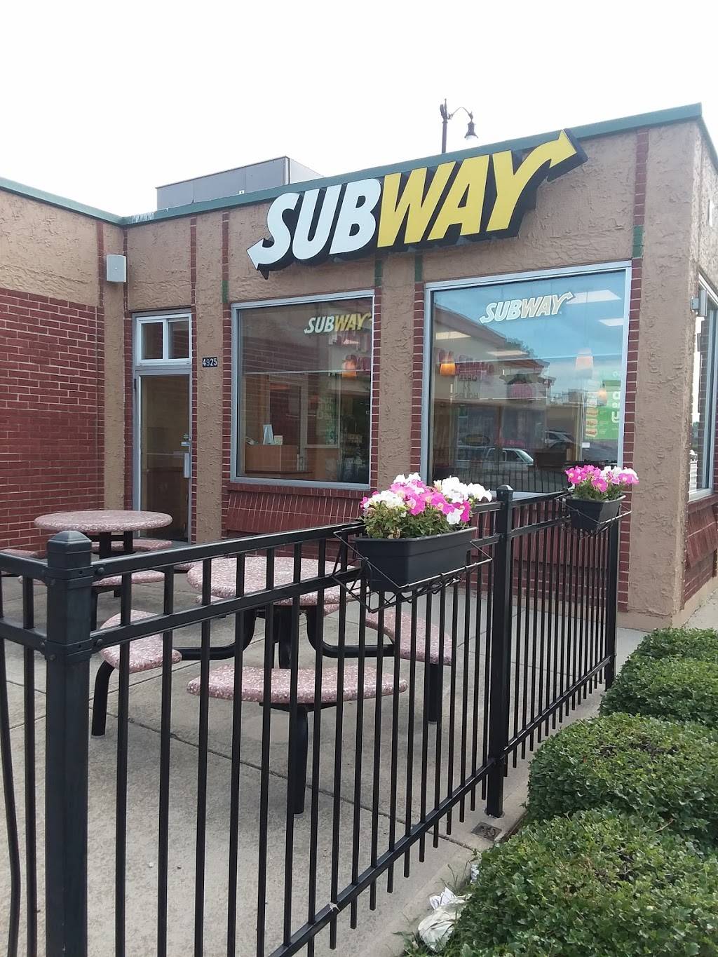 Subway Restaurants | restaurant | 4925 Dempster Street, Skokie, IL 60077, USA | 8476774491 OR +1 847-677-4491
