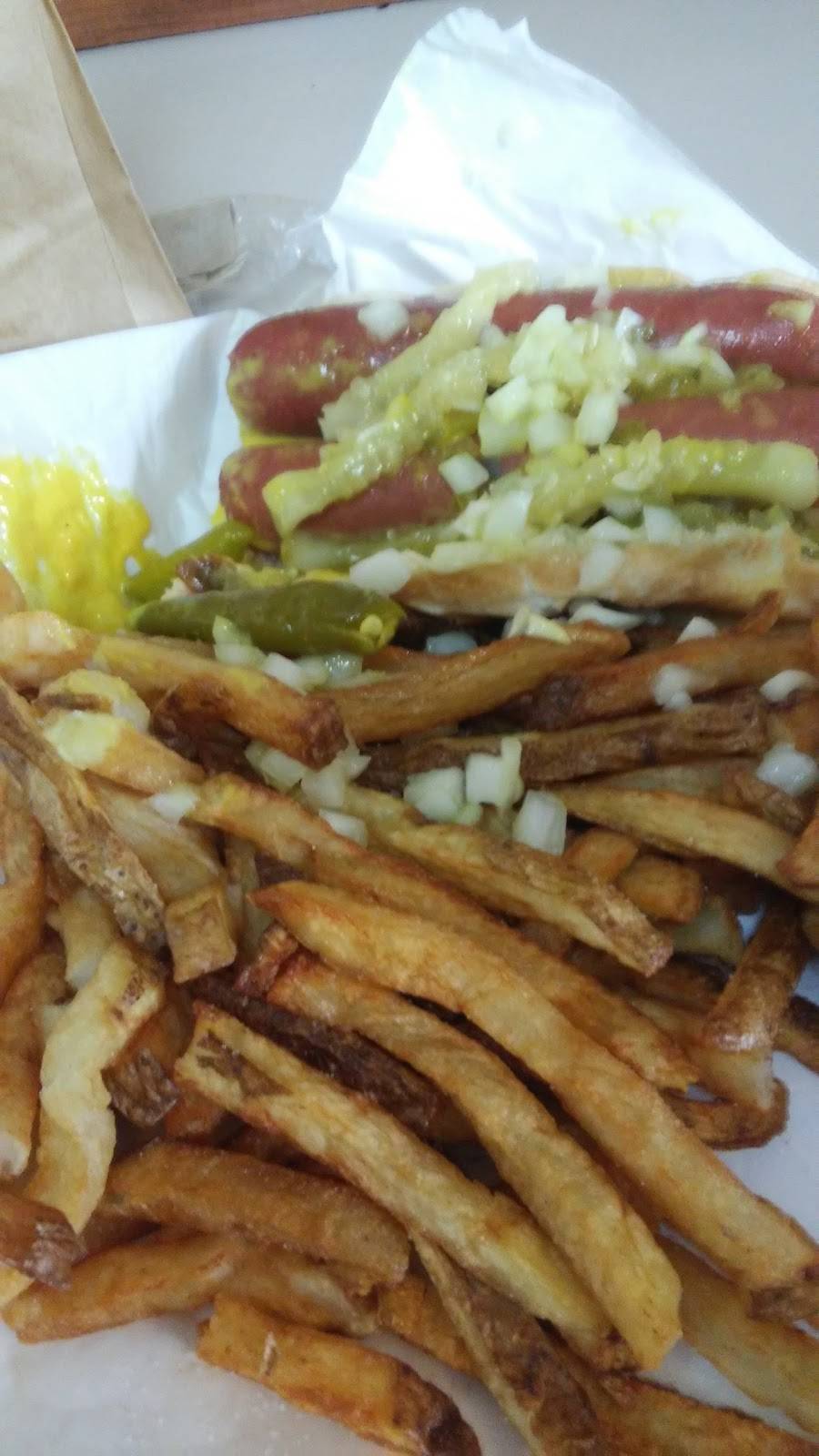 Daves Red Hots | restaurant | 3422 Roosevelt Rd, Chicago, IL 60624, USA | 7737229935 OR +1 773-722-9935