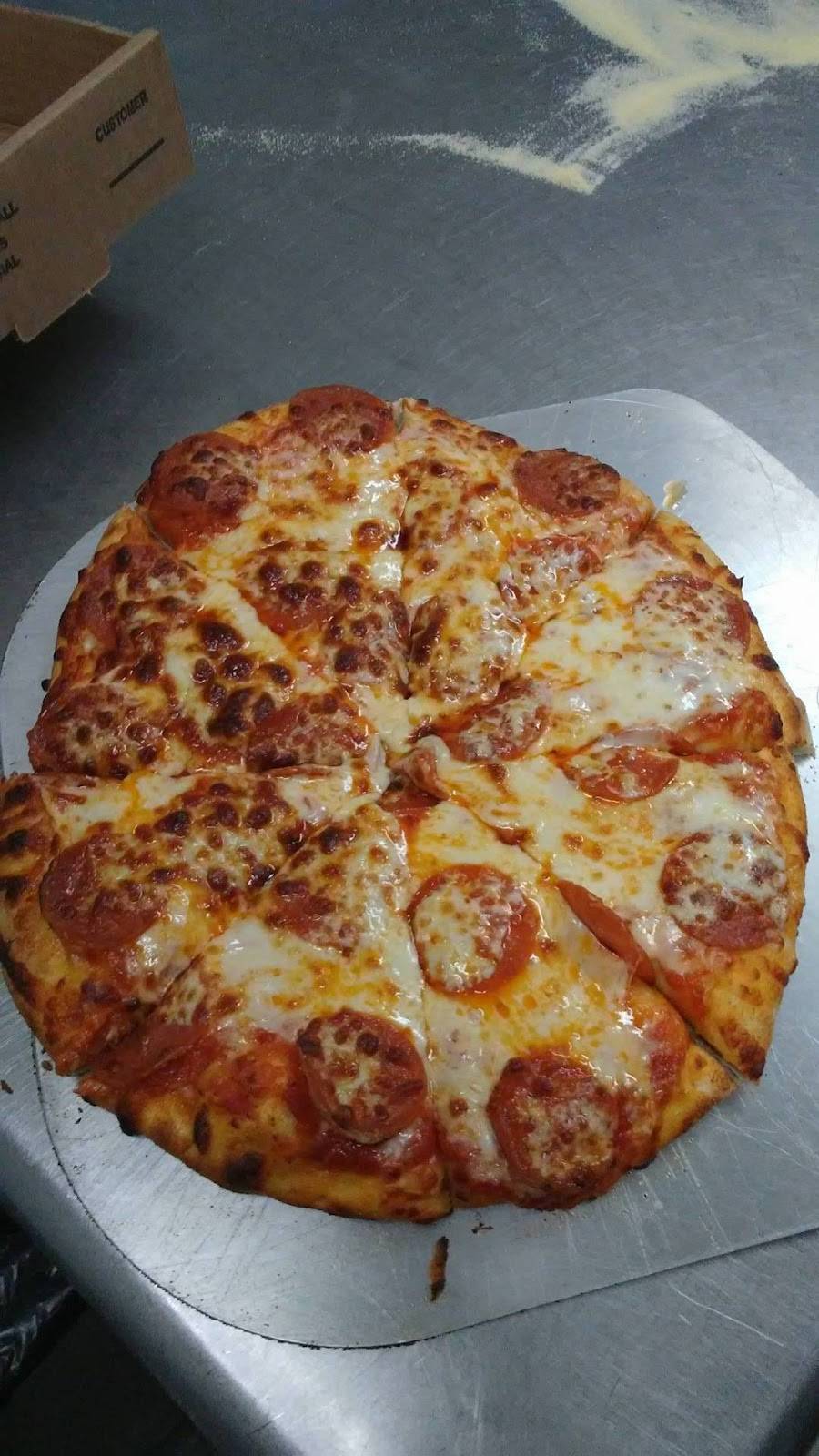 The Pub At Lake Henry | restaurant | 1 Century Dr, Winter Haven, FL 33881, USA | 8632946506 OR +1 863-294-6506