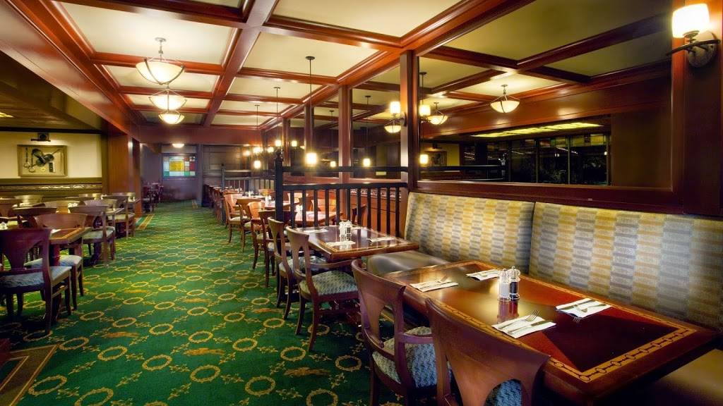 The Turf Club Lounge | restaurant | 1960 Broadway, Orlando, FL 32830, USA | 4079393463 OR +1 407-939-3463