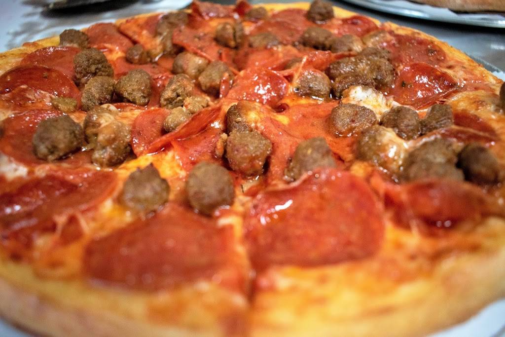 RonDaos Pizzeria & Sports Bar | restaurant | 15320 McGregor Blvd, Fort Myers, FL 33908, USA | 2394811882 OR +1 239-481-1882