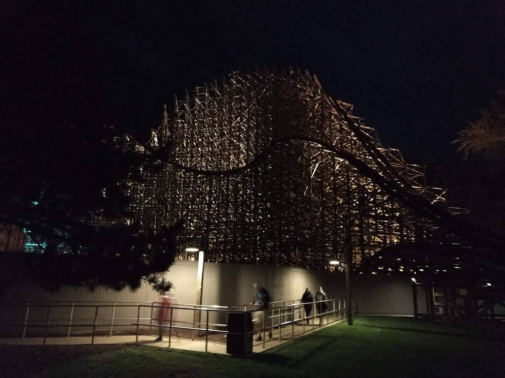 The Round Up | restaurant | 1 Cedar Point Dr, Sandusky, OH 44870, USA | 4196272350 OR +1 419-627-2350