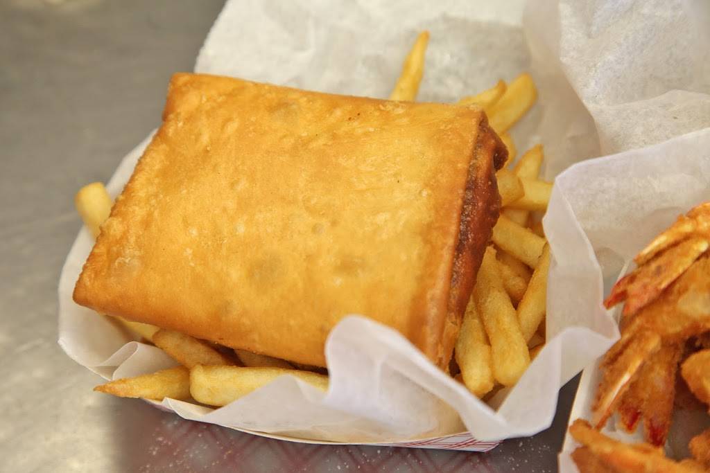 J J Fish & Chicken | restaurant | 1955 W Capitol Dr, Milwaukee, WI 53206, USA | 4148734747 OR +1 414-873-4747