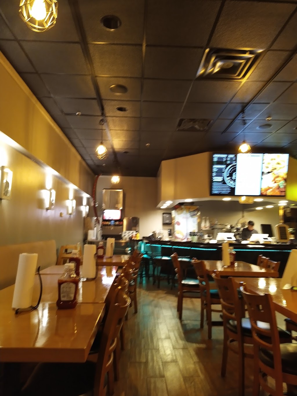 Burgerfan | restaurant | 3330 Piedmont Rd NE STE15, Atlanta, GA 30305, USA | 4042336700 OR +1 404-233-6700