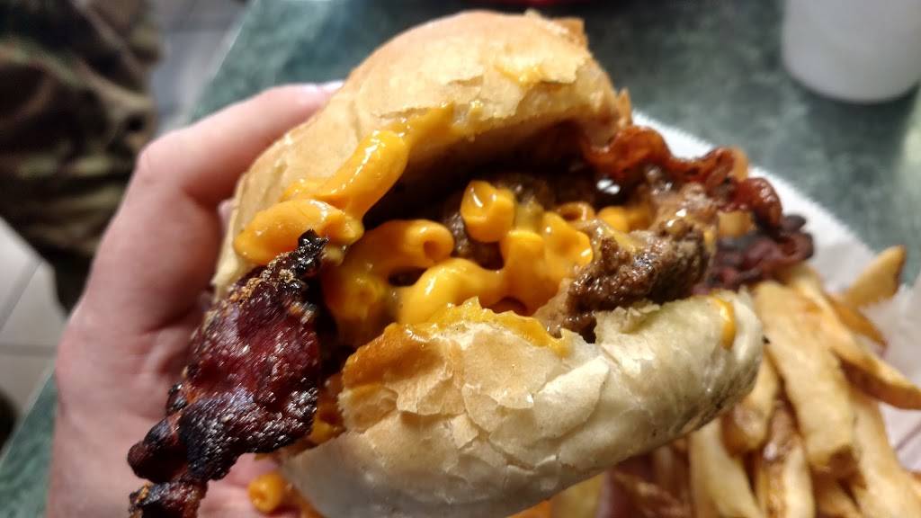 Viking Burger | restaurant | 13650 Warwick Blvd, Newport News, VA 23602, USA | 7578741269 OR +1 757-874-1269