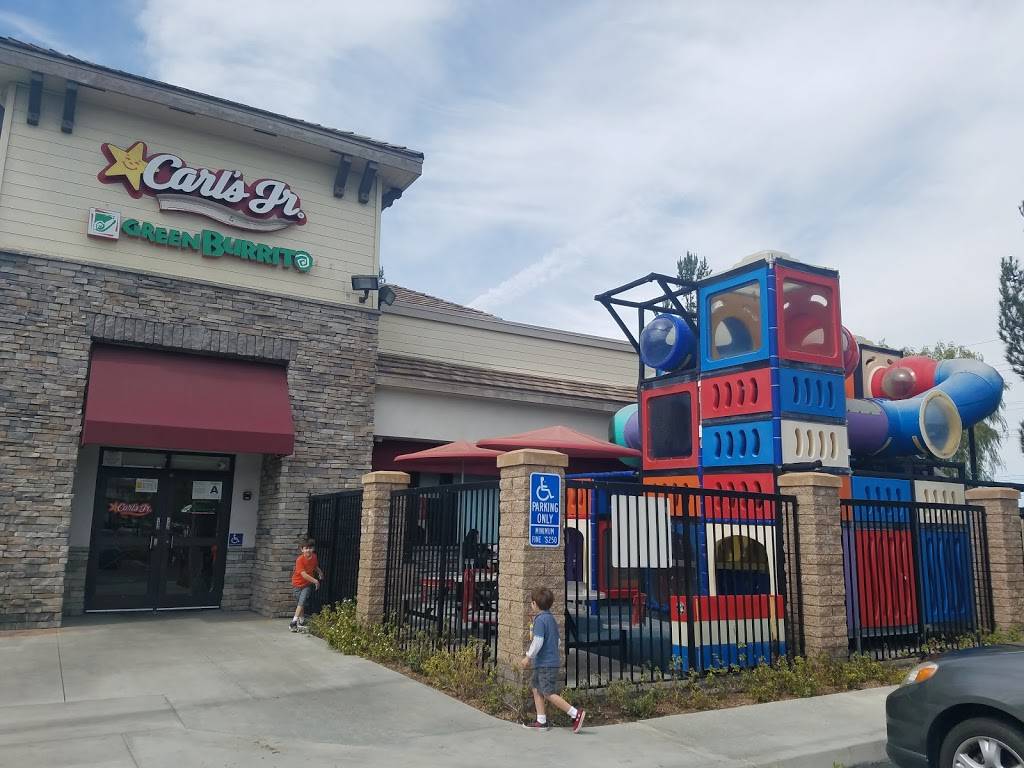 Carls Jr. | meal takeaway | 33125 Temecula Pkwy, Temecula, CA 92592, USA | 9513022514 OR +1 951-302-2514