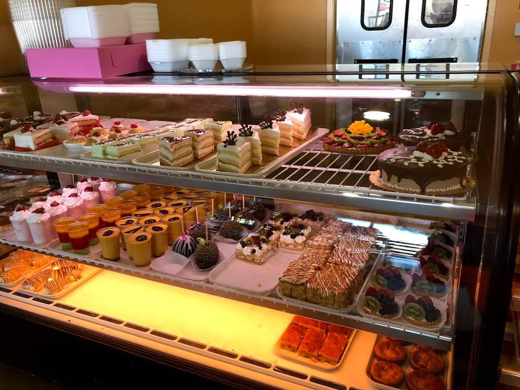 Guatemalteca Bakery | restaurant | 7630 Van Nuys Blvd, Van Nuys, CA 91405, USA | 8187828430 OR +1 818-782-8430