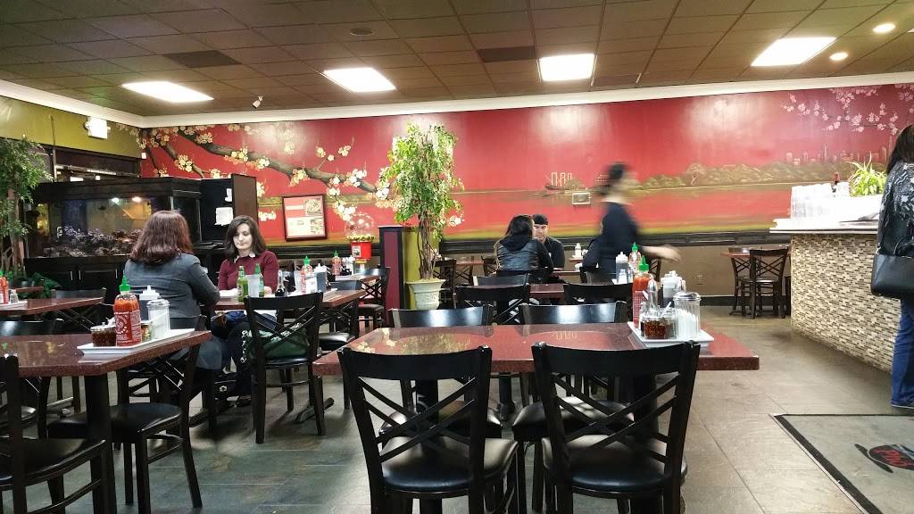 Pho Saigon Bay | restaurant | 1537 Howe Ave, Sacramento, CA 95825, USA | 9169221288 OR +1 916-922-1288