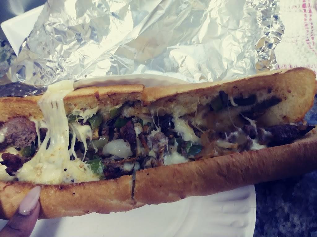 Phillys To Go | restaurant | 4210 W Camp Wisdom Rd #170, Dallas, TX 75237, USA | 9727805853 OR +1 972-780-5853