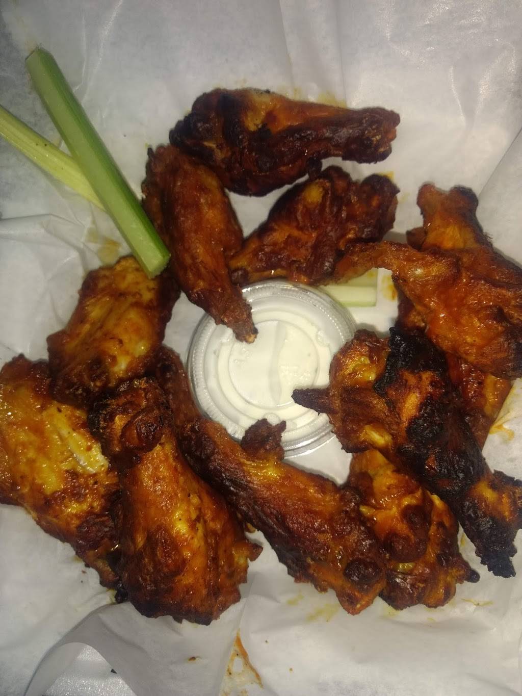 Campbells Irish Pub | restaurant | 4068 S Howell Ave, Milwaukee, WI 53207, USA | 4144834546 OR +1 414-483-4546