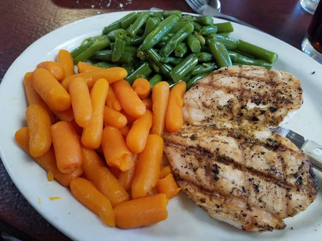 Carriage Crossing Restaurant and Bakery | bakery | 10002 S Yoder Rd, Yoder, KS 67585, USA | 6204653612 OR +1 620-465-3612