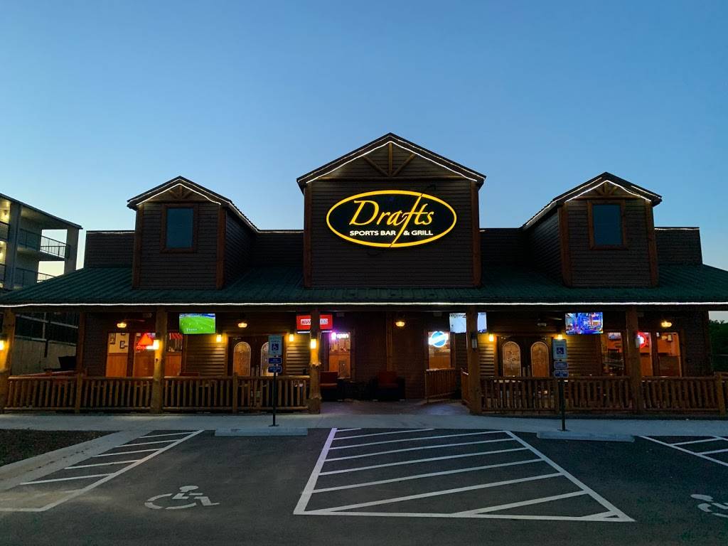 Drafts Sports Grill | restaurant | 2280 Shepherd of the Hills Expy, Branson, MO 65616, USA | 4173206045 OR +1 417-320-6045
