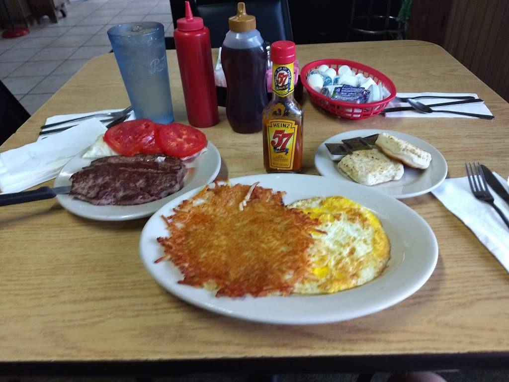 Cals Place | restaurant | 11007 SE 66th Terrace, Belleview, FL 34420, USA | 3523477909 OR +1 352-347-7909