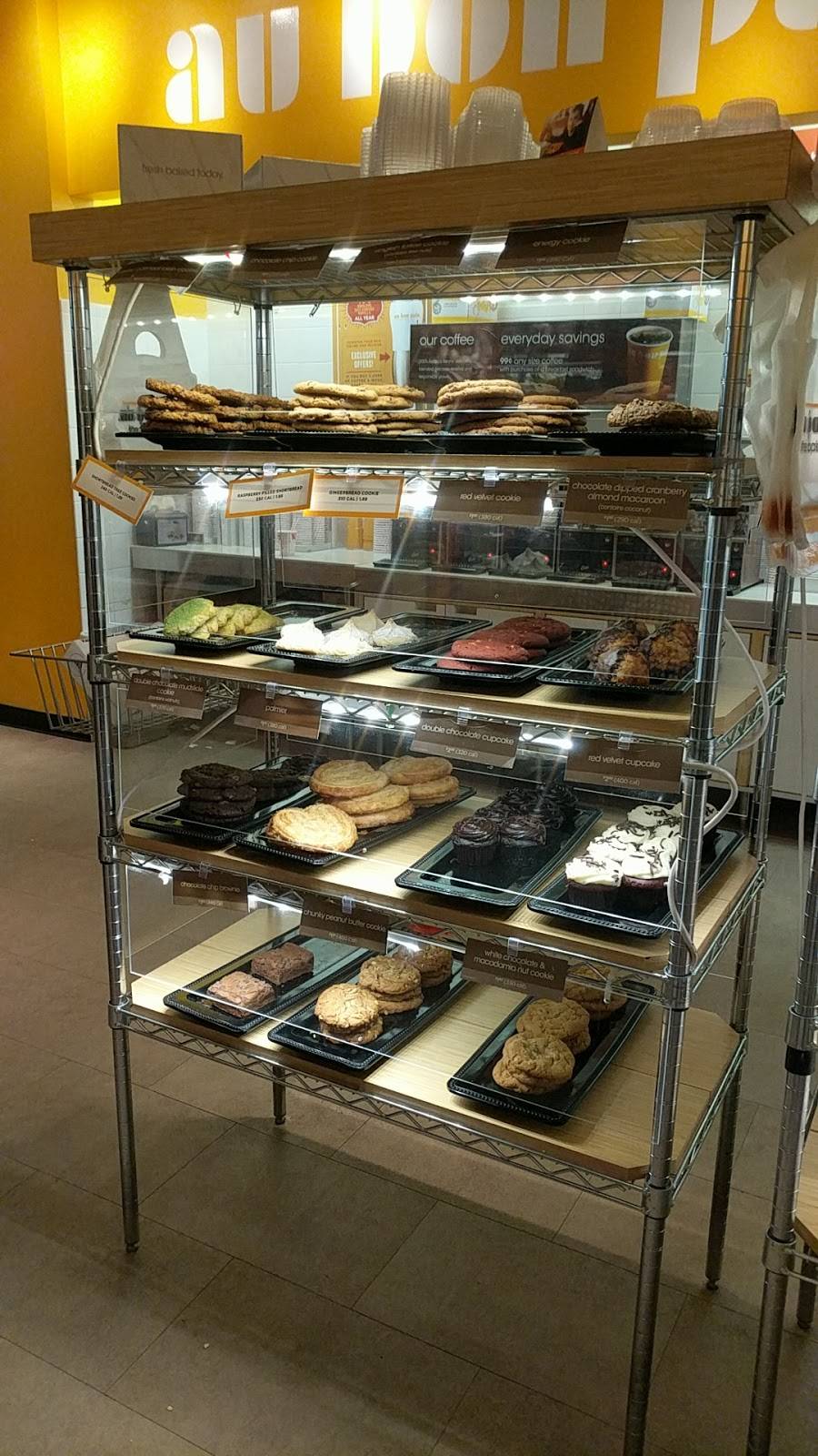 Au Bon Pain | restaurant | 700 13th St NW, Washington, DC 20005, USA | 2026390846 OR +1 202-639-0846