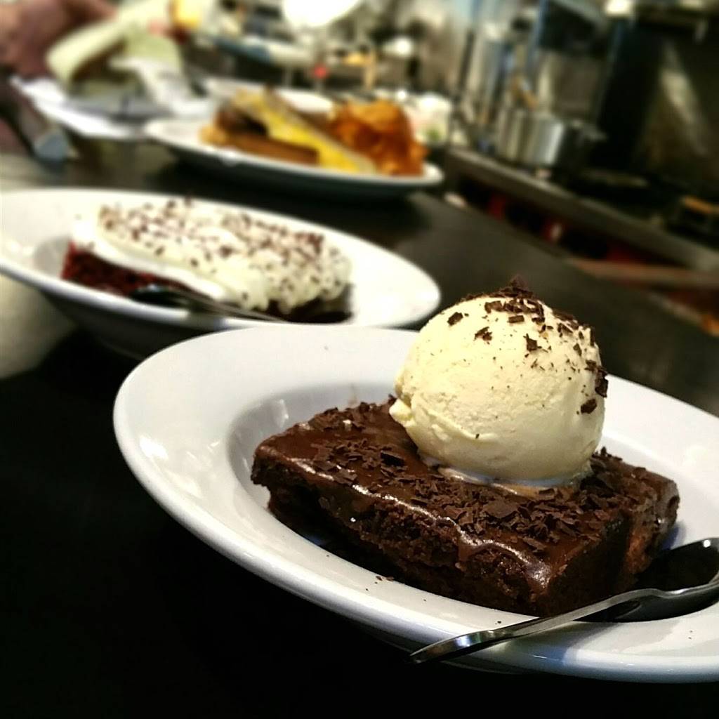 VZDs Restaurant & Bar | restaurant | 4200 N Western Ave, Oklahoma City, OK 73118, USA | 4056023006 OR +1 405-602-3006