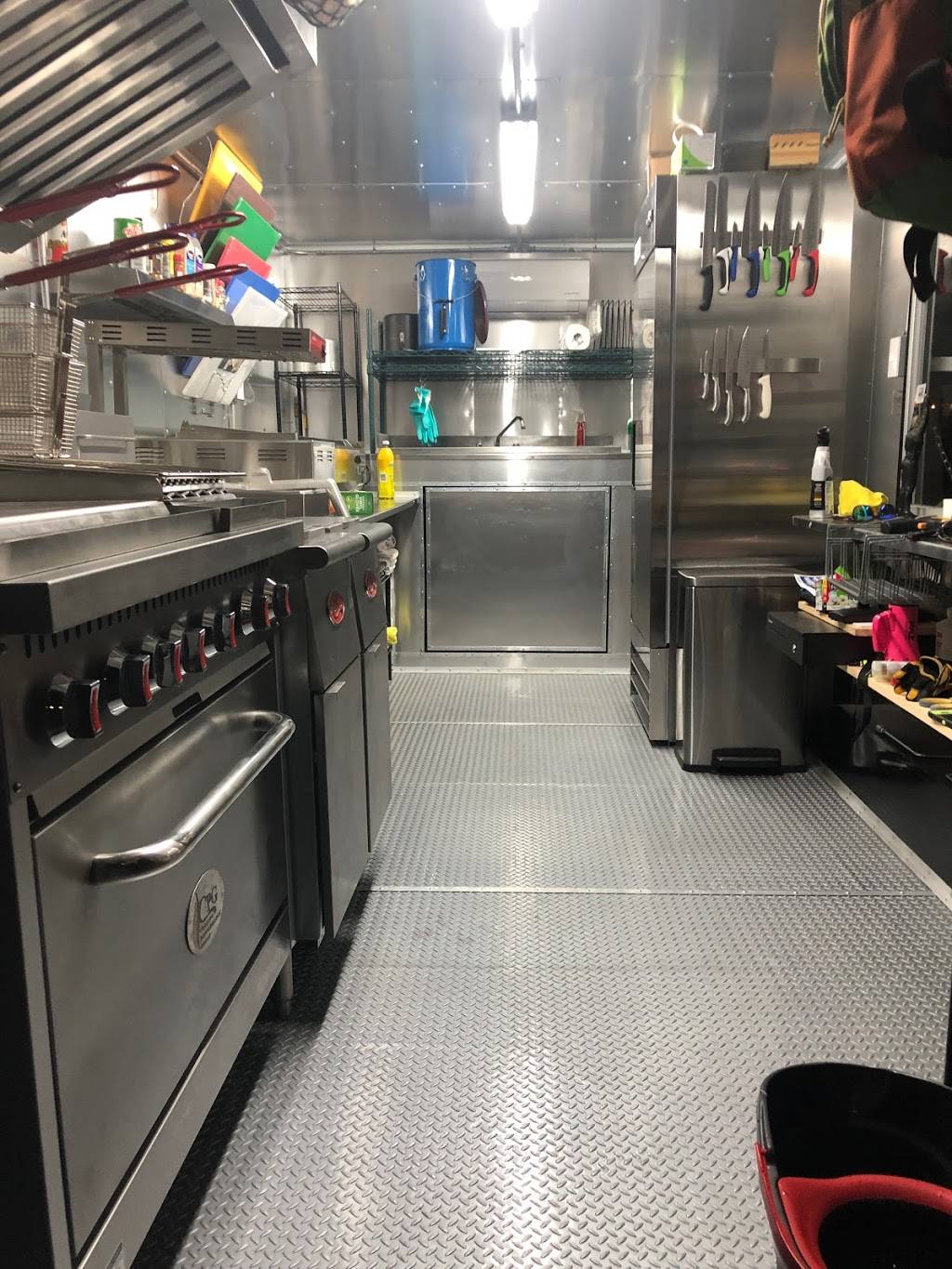 Ate-o-six Provisions | restaurant | 105 US-281, Johnson City, TX 78636, USA | 8302254345 OR +1 830-225-4345