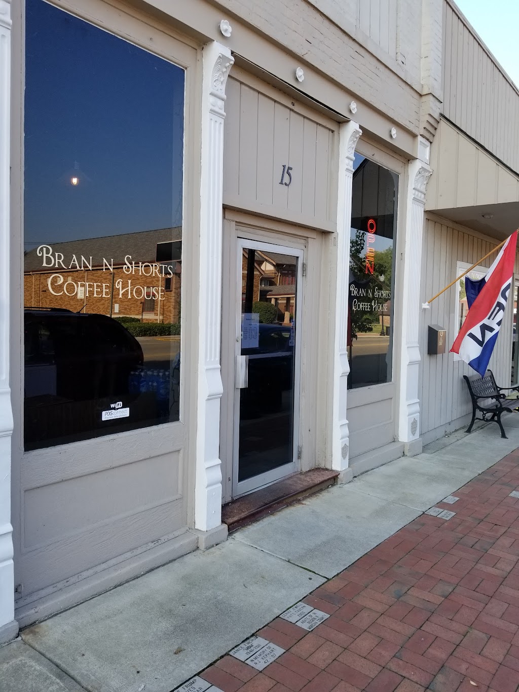 Bran N Shorts Coffee House | cafe | 15 W Main St, Mooresville, IN 46158, USA | 3178312113 OR +1 317-831-2113