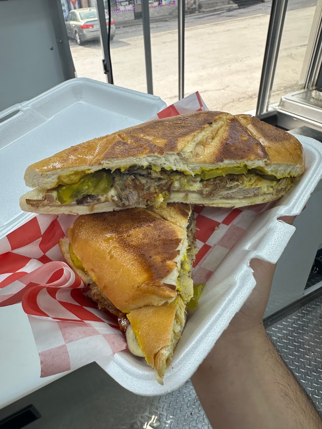 Islazul Food Truck | restaurant | 2112 Farm to Market 1960 Rd E, Houston, TX 77073, USA | 2817386108 OR +1 281-738-6108