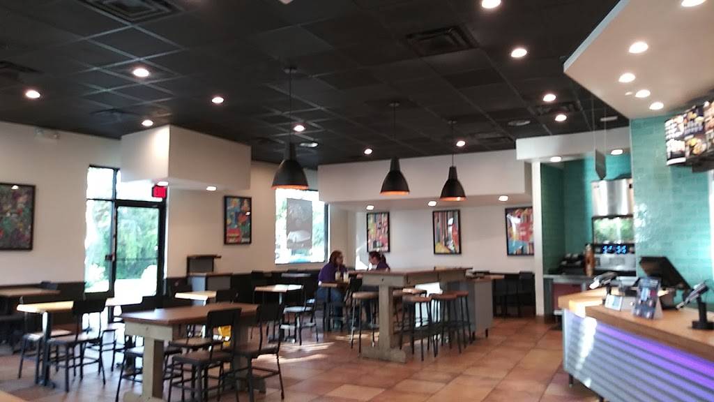 Taco Bell | meal takeaway | 2753 Elkcam Blvd, Deltona, FL 32738, USA | 3865325299 OR +1 386-532-5299