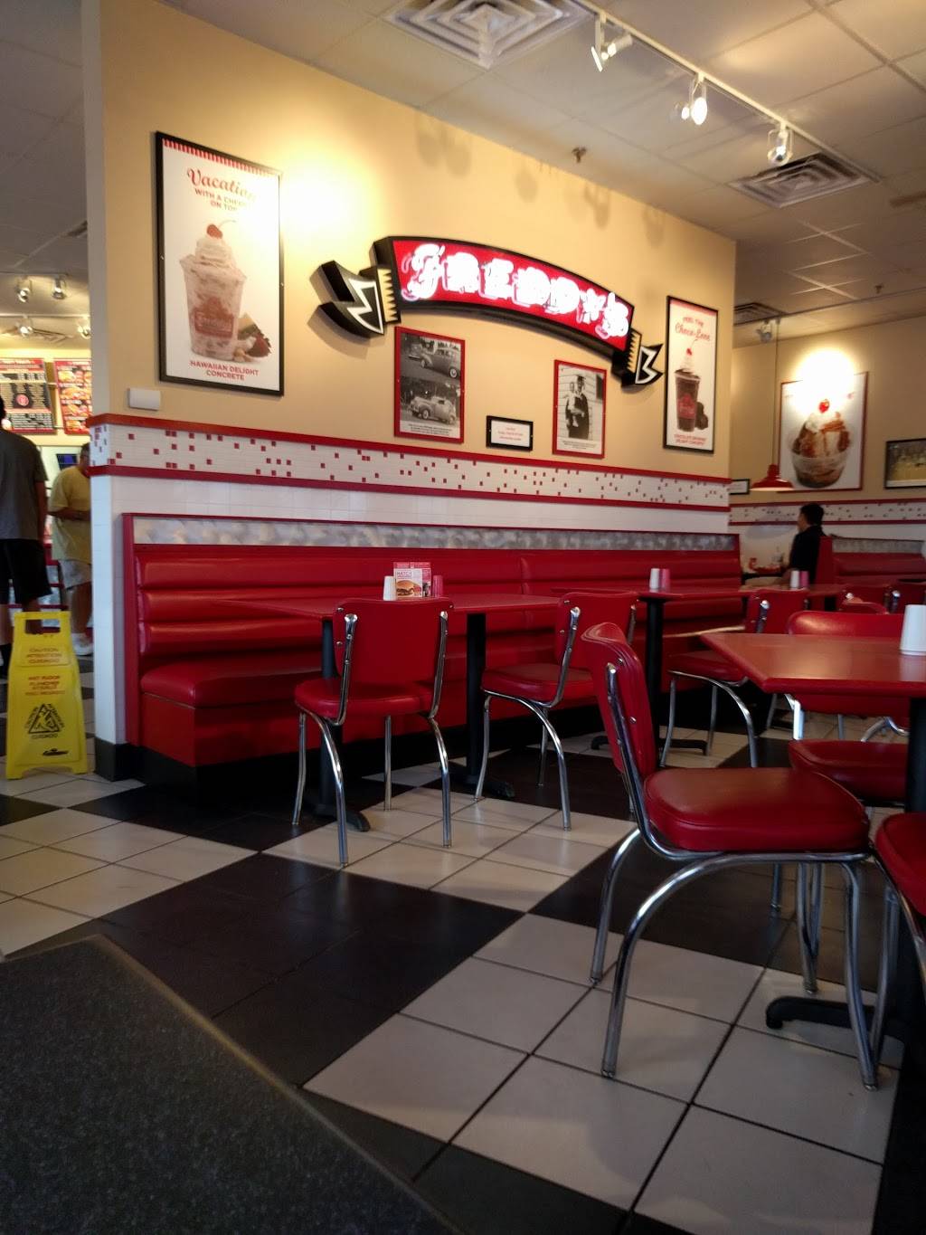 Freddys Frozen Custard & Steakburgers | restaurant | 2065 E Baseline Rd, Gilbert, AZ 85234, USA | 4806337988 OR +1 480-633-7988