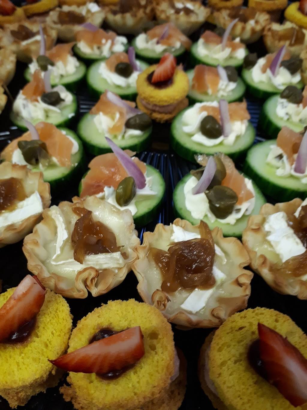 Traiteur Appetit Sens | restaurant | 284 Boulevard Sainte-Rose, Laval, QC H7L 1M3, Canada | 4504742424 OR +1 450-474-2424