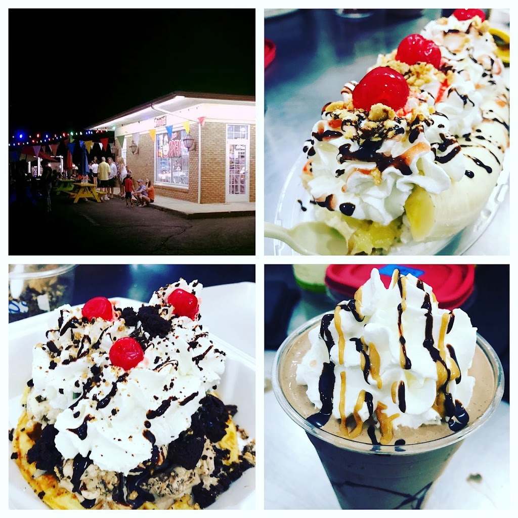 Sundae World | restaurant | 1801 N Broad St, Lansdale, PA 19446, USA | 2158559123 OR +1 215-855-9123