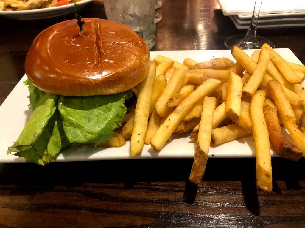 Teds Food Drink Lounge | restaurant | 160 Frontage Rd, Newark, NJ 07114, USA | 9735891000 OR +1 973-589-1000