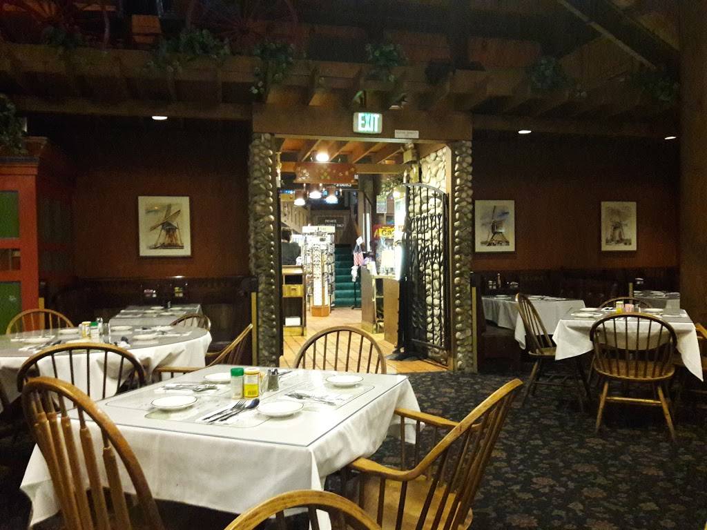 Pea Soup Andersens | restaurant | 12411 CA-33, Gustine, CA 95322, USA | 2098261685 OR +1 209-826-1685