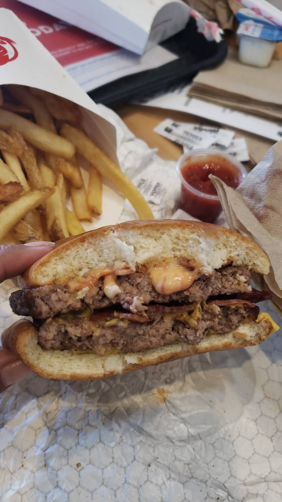 Wendys | restaurant | 1401 72nd St E, Tacoma, WA 98404, USA | 2534731659 OR +1 253-473-1659