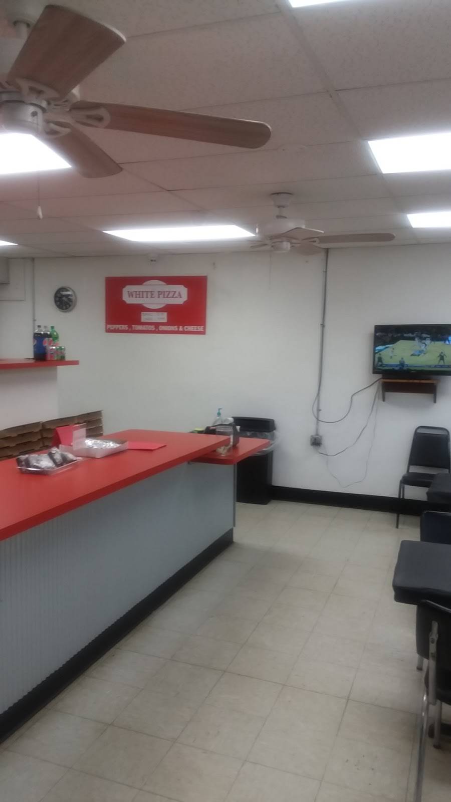 Piazza Pizza | restaurant | 130 3rd St, Tiltonsville, OH 43963, USA | 7408593148 OR +1 740-859-3148