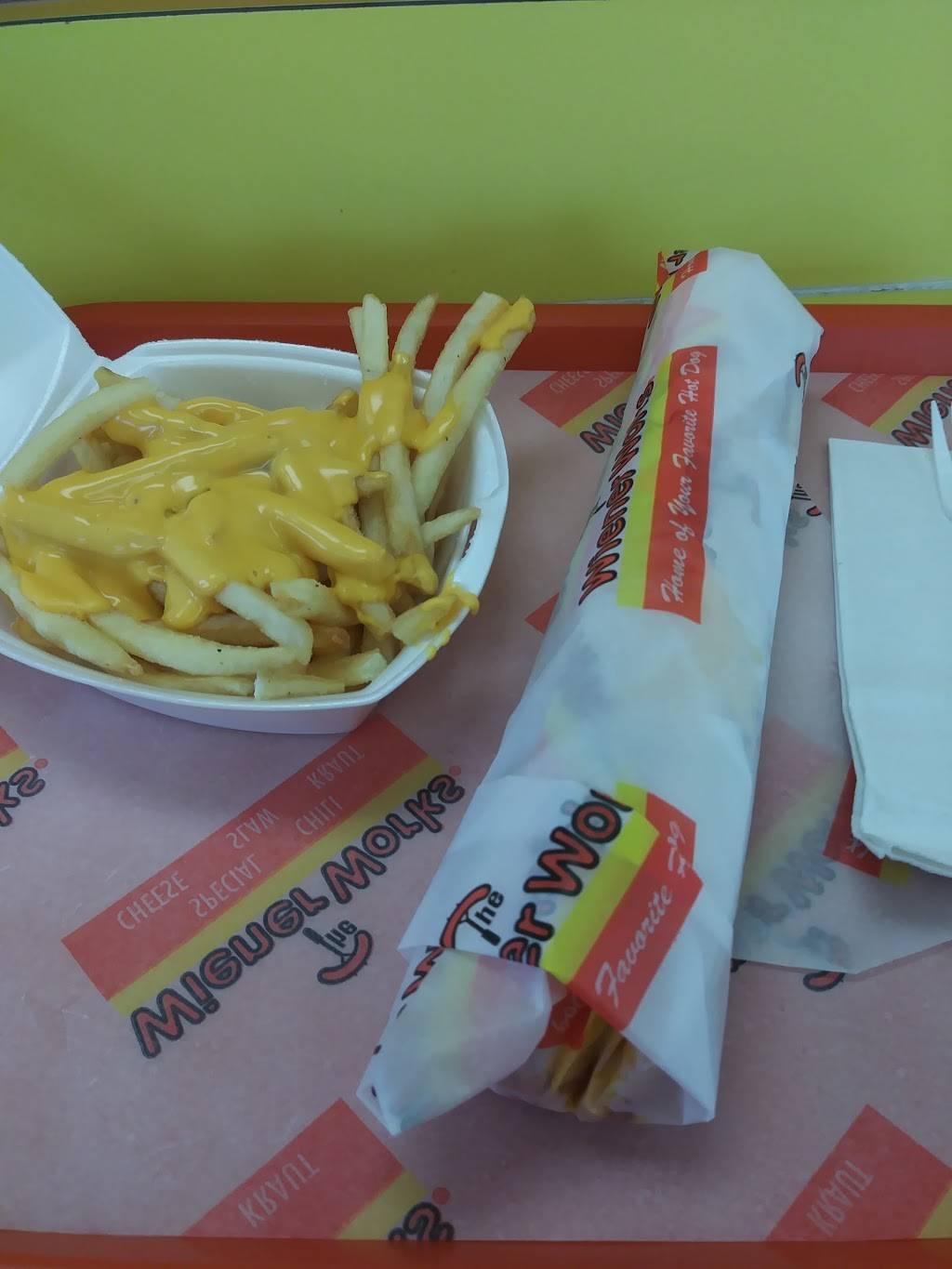 Wiener Works | restaurant | 2544 Hope Mills Rd, Fayetteville, NC 28306, USA | 9104244777 OR +1 910-424-4777