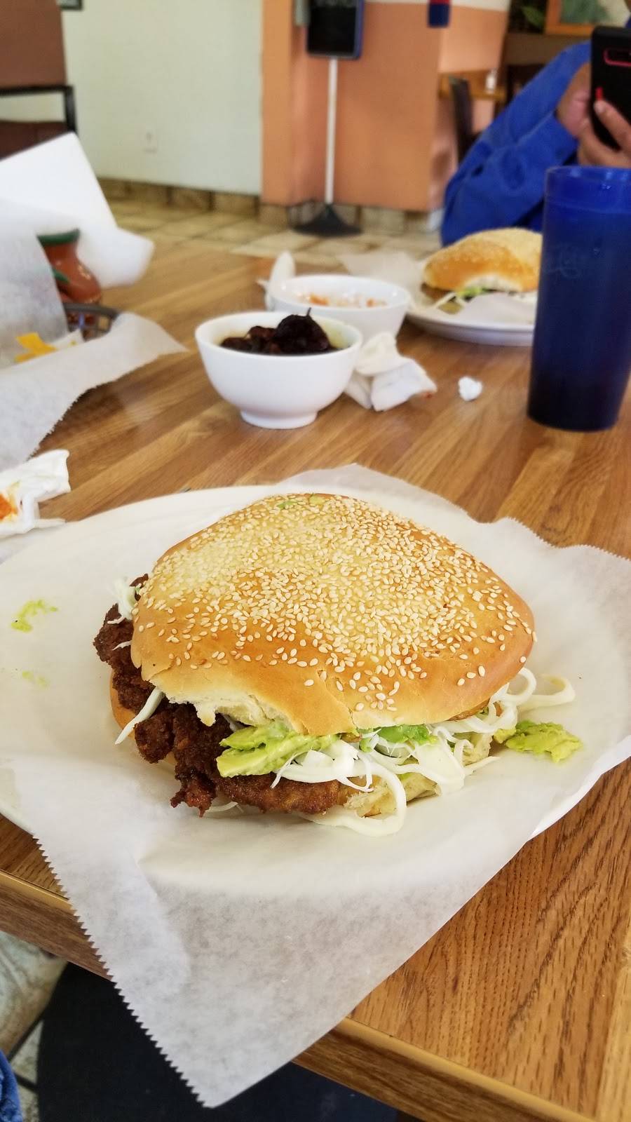 Antonios | restaurant | 600 S Central Ave, Lodi, CA 95240, USA | 2093662113 OR +1 209-366-2113