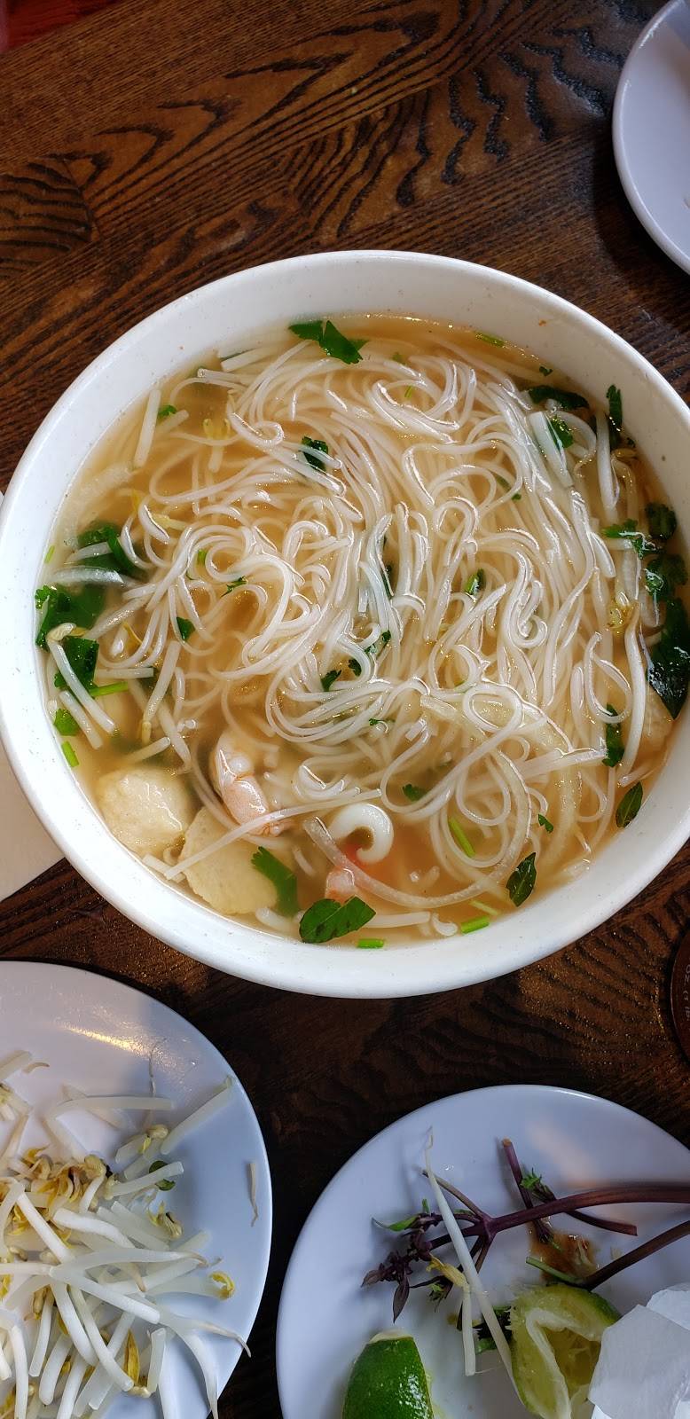 Glendale Phở Co. | restaurant | 102 S Glendale Ave, Glendale, CA 91205, USA | 8182438867 OR +1 818-243-8867