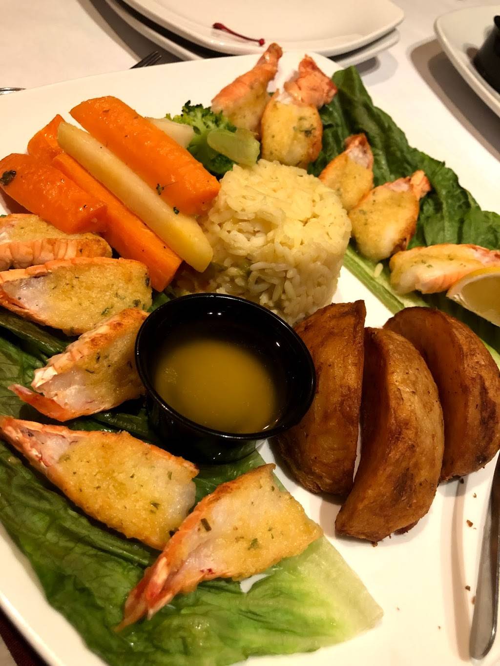 Le Vieux Chateau Restaurant | restaurant | 797 McGill St, Hawkesbury, ON K6A 1R5, Canada | 6136329877 OR +1 613-632-9877