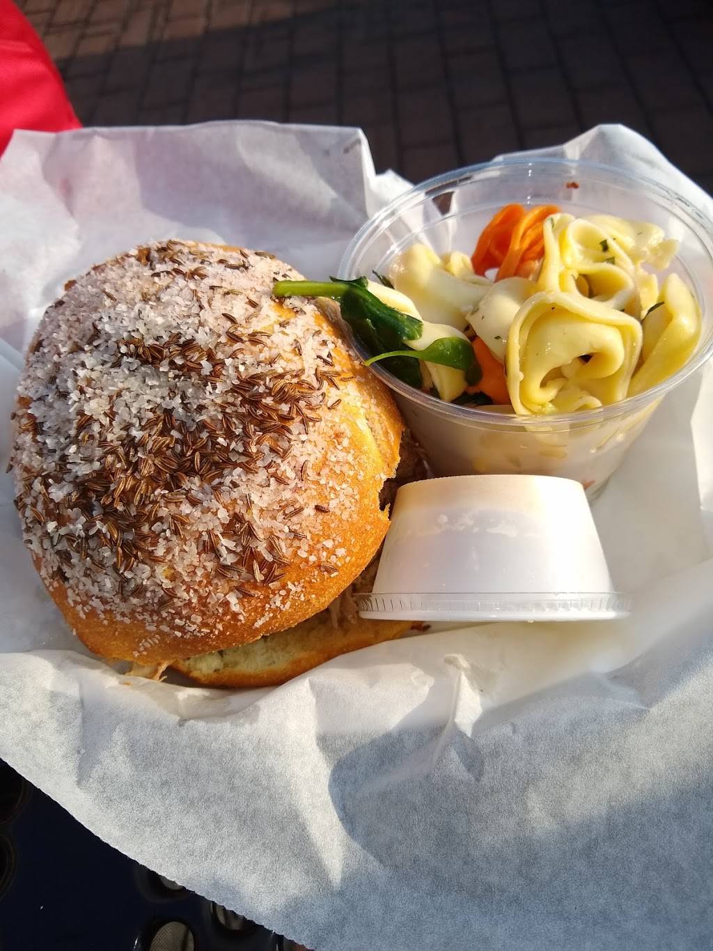 Off The Hook | restaurant | 16 Central Ave, Dunkirk, NY 14048, USA | 7163636010 OR +1 716-363-6010