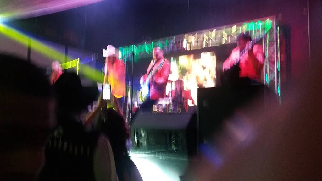 Candela Bar And Grill | restaurant | 8502 W Golf Rd, Niles, IL 60714, USA | 7738656741 OR +1 773-865-6741