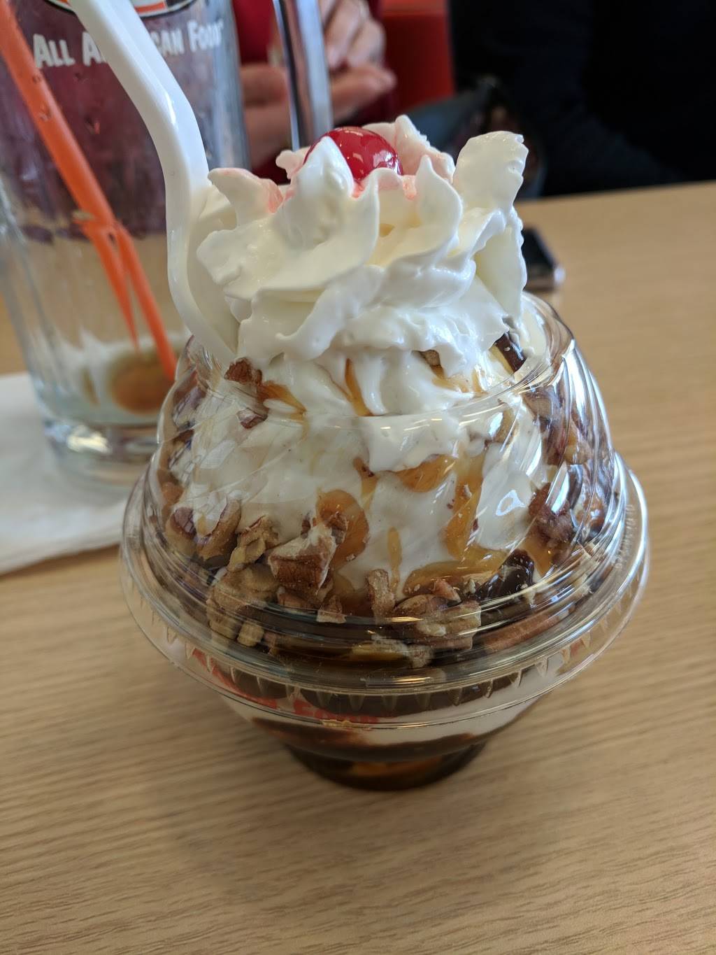 A&W | restaurant | 925 Frontenac Dr, Winona, MN 55987, USA | 5074521030 OR +1 507-452-1030