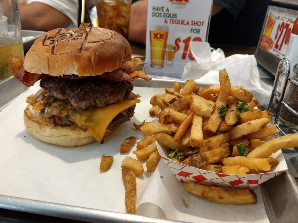 Burgers N Brews | meal takeaway | 3021 Lincoln Blvd, Santa Monica, CA 90405, USA | 3104505854 OR +1 310-450-5854