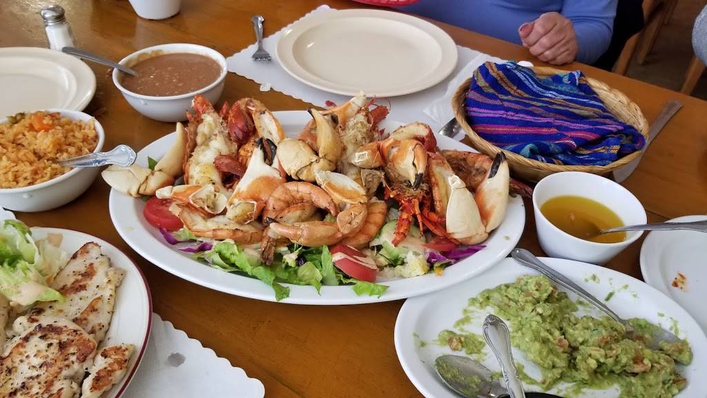 Restaurant Las Brisas | restaurant | Anzuelo 14, 22710 Puerto Nuevo, B.C., Mexico | 016616141318 OR +52 661 614 1318