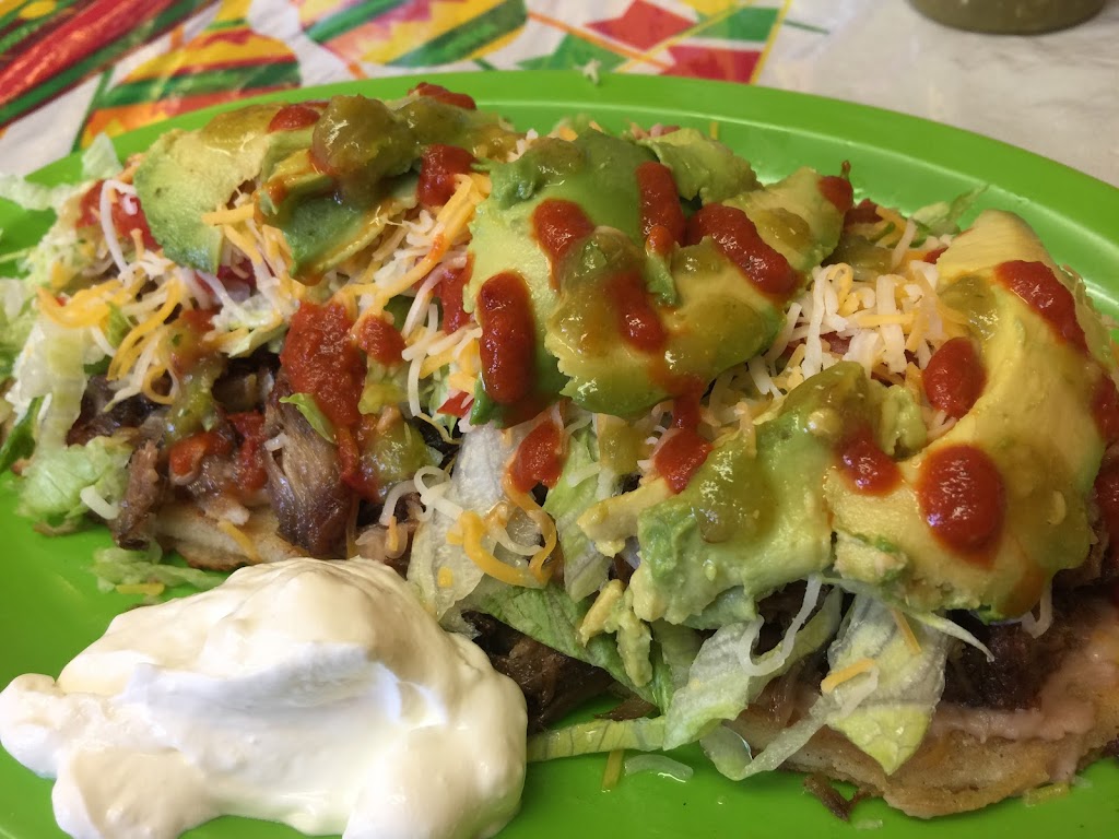 Tortas El Toro | restaurant | 602 E 6th Ave, Emporia, KS 66801, USA | 6203419293 OR +1 620-341-9293