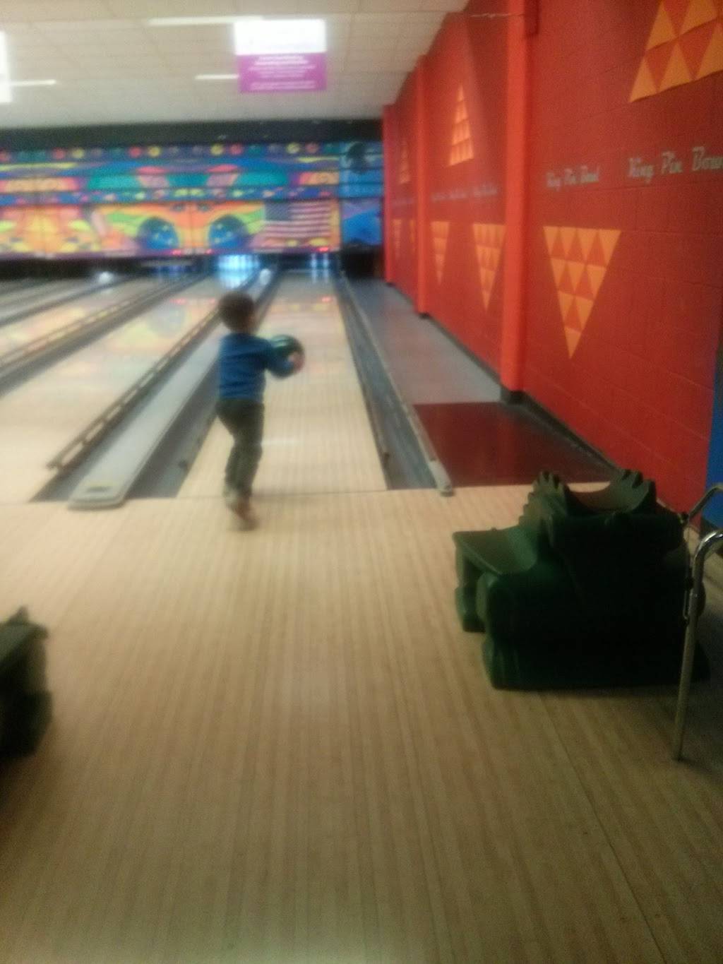 King Pin Bowl & Ale House | restaurant | 1022 S Main St, West Bend, WI 53095, USA | 2623347311 OR +1 262-334-7311