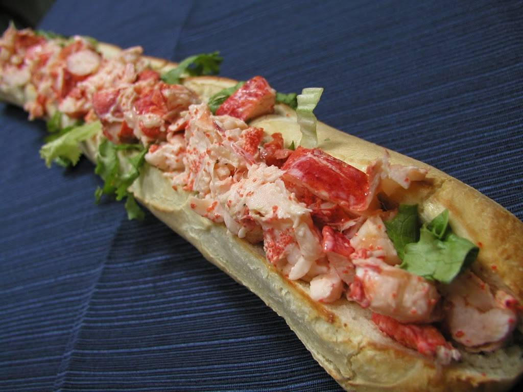 Bull N Claw | restaurant | 2270 Post Rd, Wells, ME 04090, USA | 2076468467 OR +1 207-646-8467