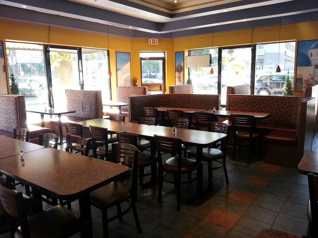 Pita & Grill Family Restaurant | restaurant | 134 Dundas St W, Mississauga, ON L5B 2N6, Canada | 9055660140 OR +1 905-566-0140