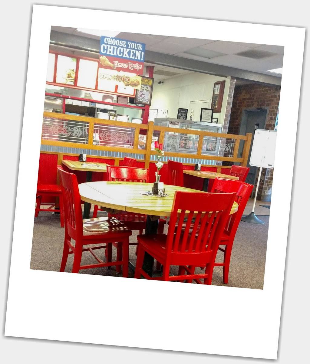 Lees Famous Recipe Chicken | restaurant | 1635 N 21st St, Newark, OH 43055, USA | 7403661424 OR +1 740-366-1424