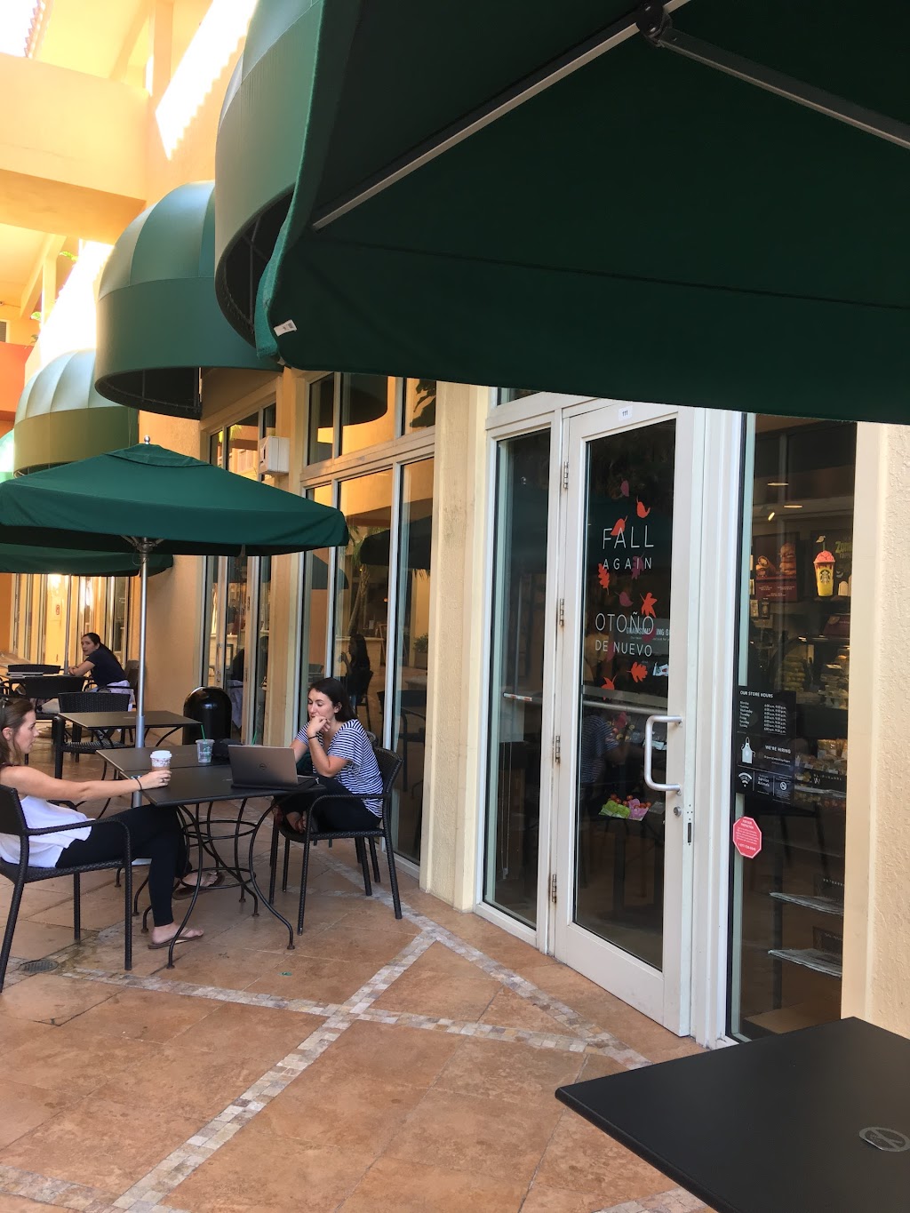 Starbucks | cafe | 200 Crandon Blvd, Key Biscayne, FL 33149, USA | 3053613496 OR +1 305-361-3496