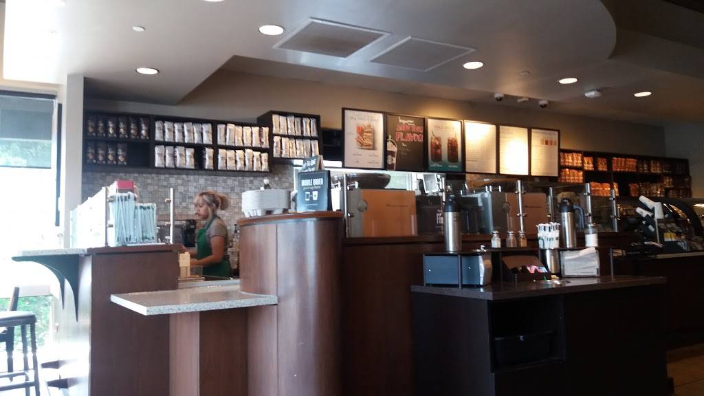 Starbucks | cafe | 6768 W 95th St, Oak Lawn, IL 60453, USA | 7084308903 OR +1 708-430-8903