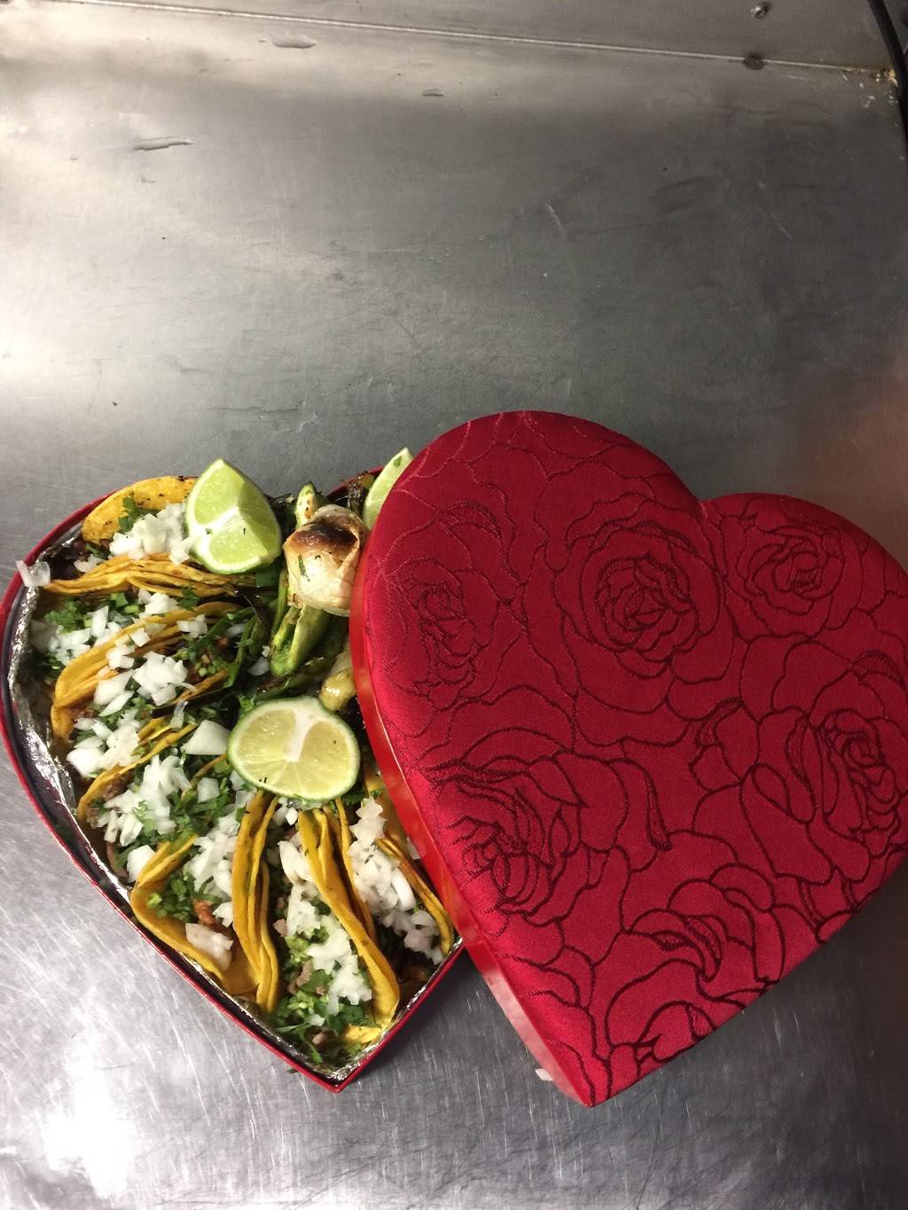 Los Compadres Street Tacos | restaurant | 1228 N Main St, Belton, TX 76513, USA | 2545633606 OR +1 254-563-3606