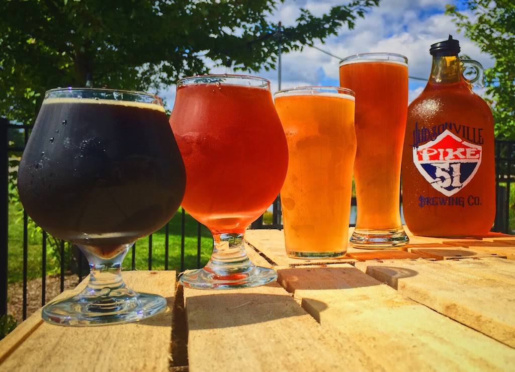 Hudsonville Winery | restaurant | 3768 Chicago Dr, Hudsonville, MI 49426, USA | 6166624589 OR +1 616-662-4589