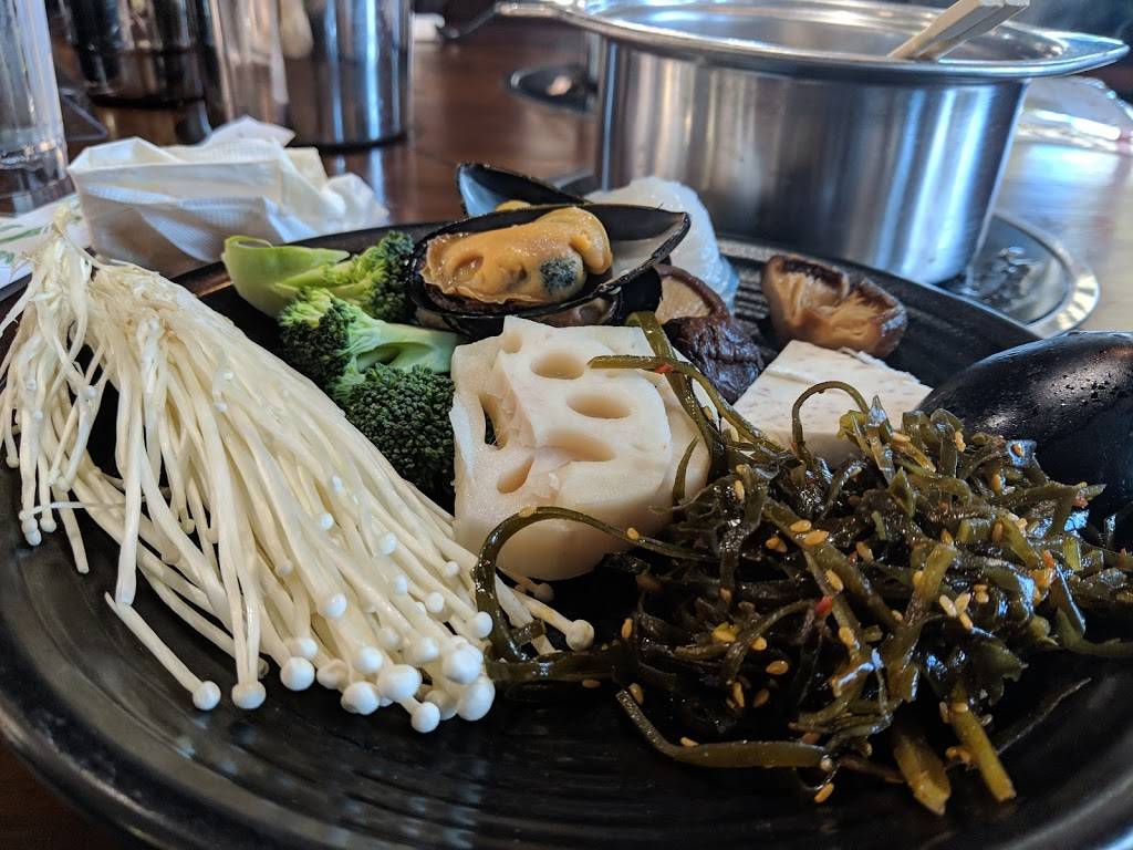 Boiling World | restaurant | 4431 Ontario Mills Pkwy, Ontario, CA 91764, USA | 9094810098 OR +1 909-481-0098